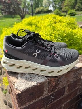 On Running women’s cloudeclispe  - 10